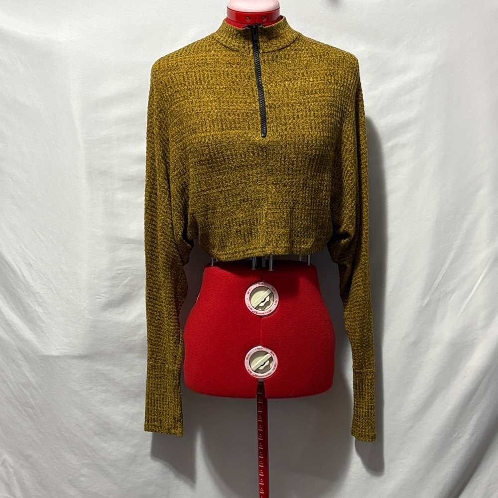 Fashion Nova Mustard Crop Top SM162